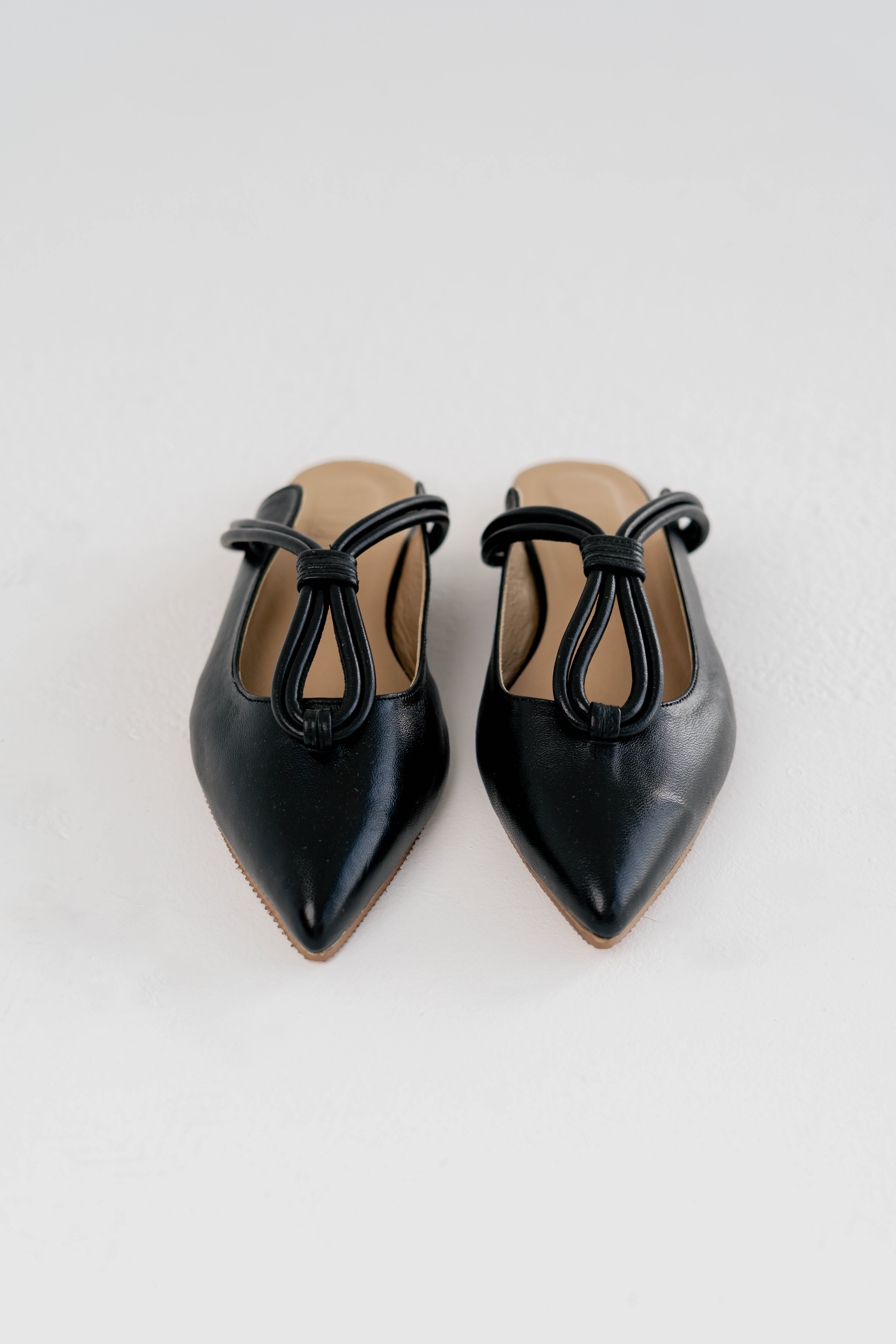 Camelia Mule Black – Nucci.eg