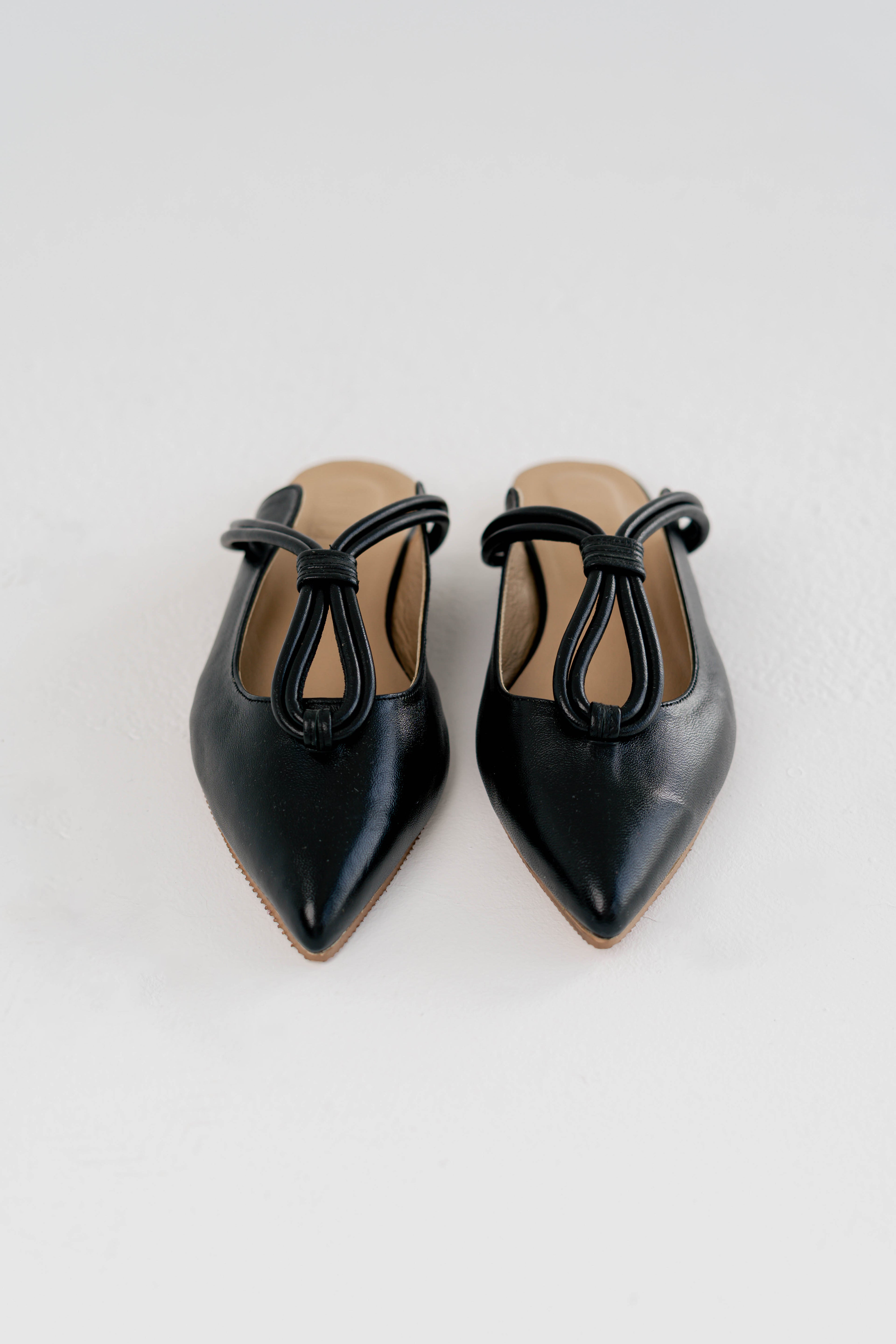 Camelia Mule Black