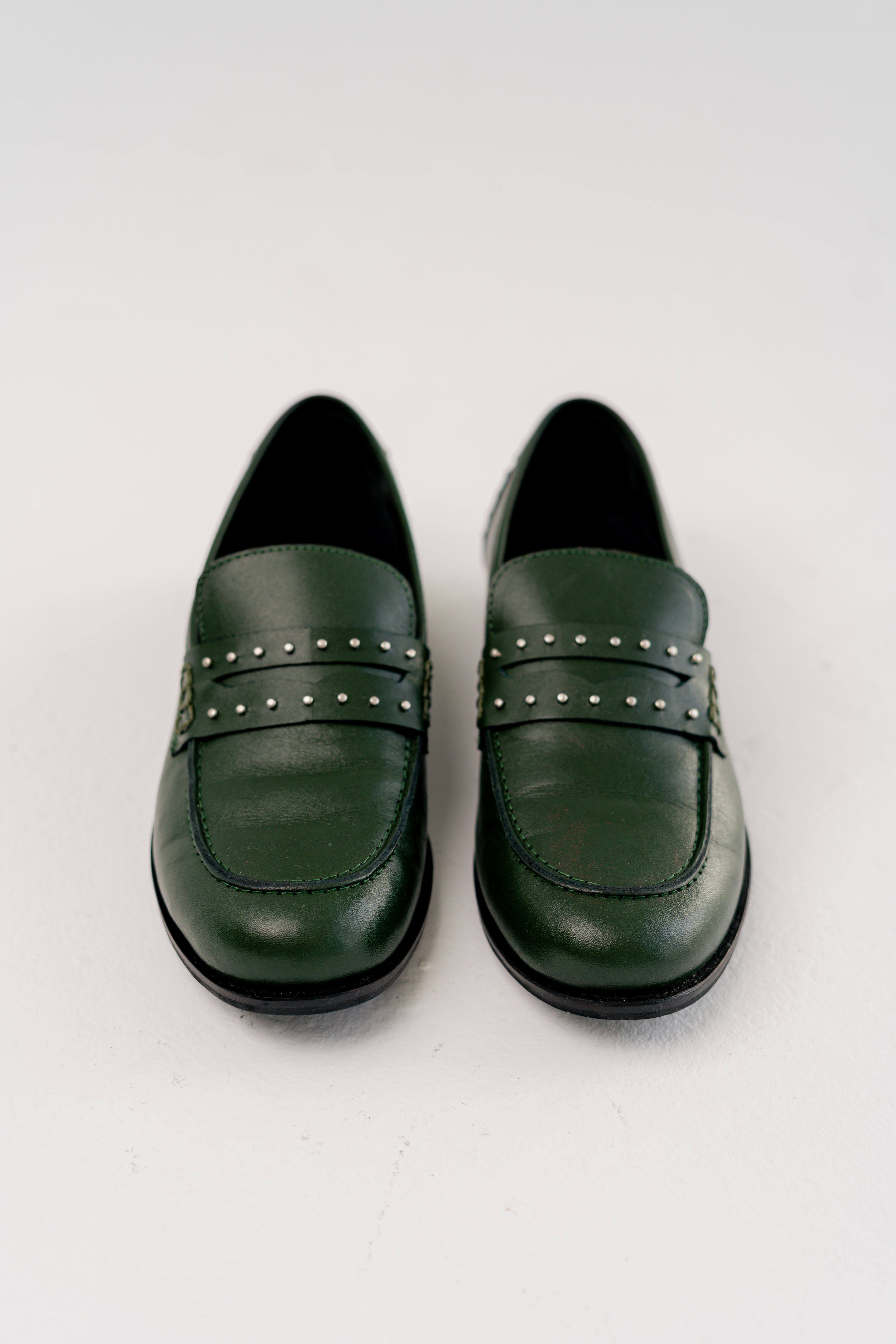 Clara stud loafer Olive